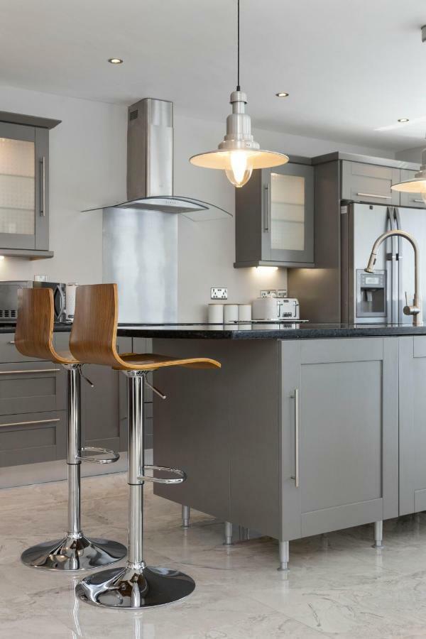 Chestnut House, Beautiful, Spacious & Comfortable 벨파스트 외부 사진