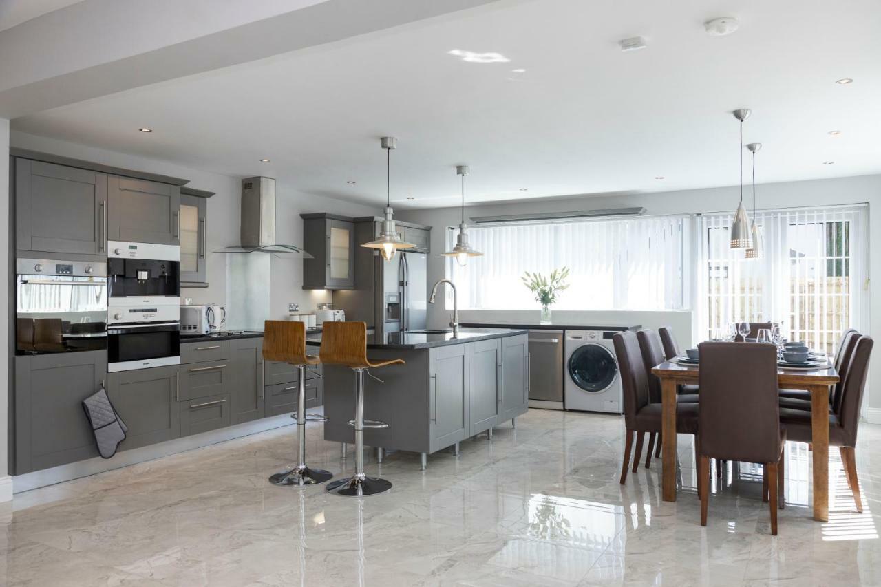 Chestnut House, Beautiful, Spacious & Comfortable 벨파스트 외부 사진